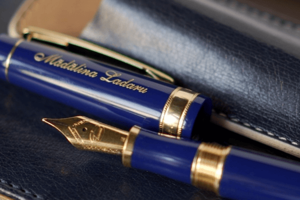 Top 5 mesaje pentru un stilou gravat – idei inspirate pentru Crăciun